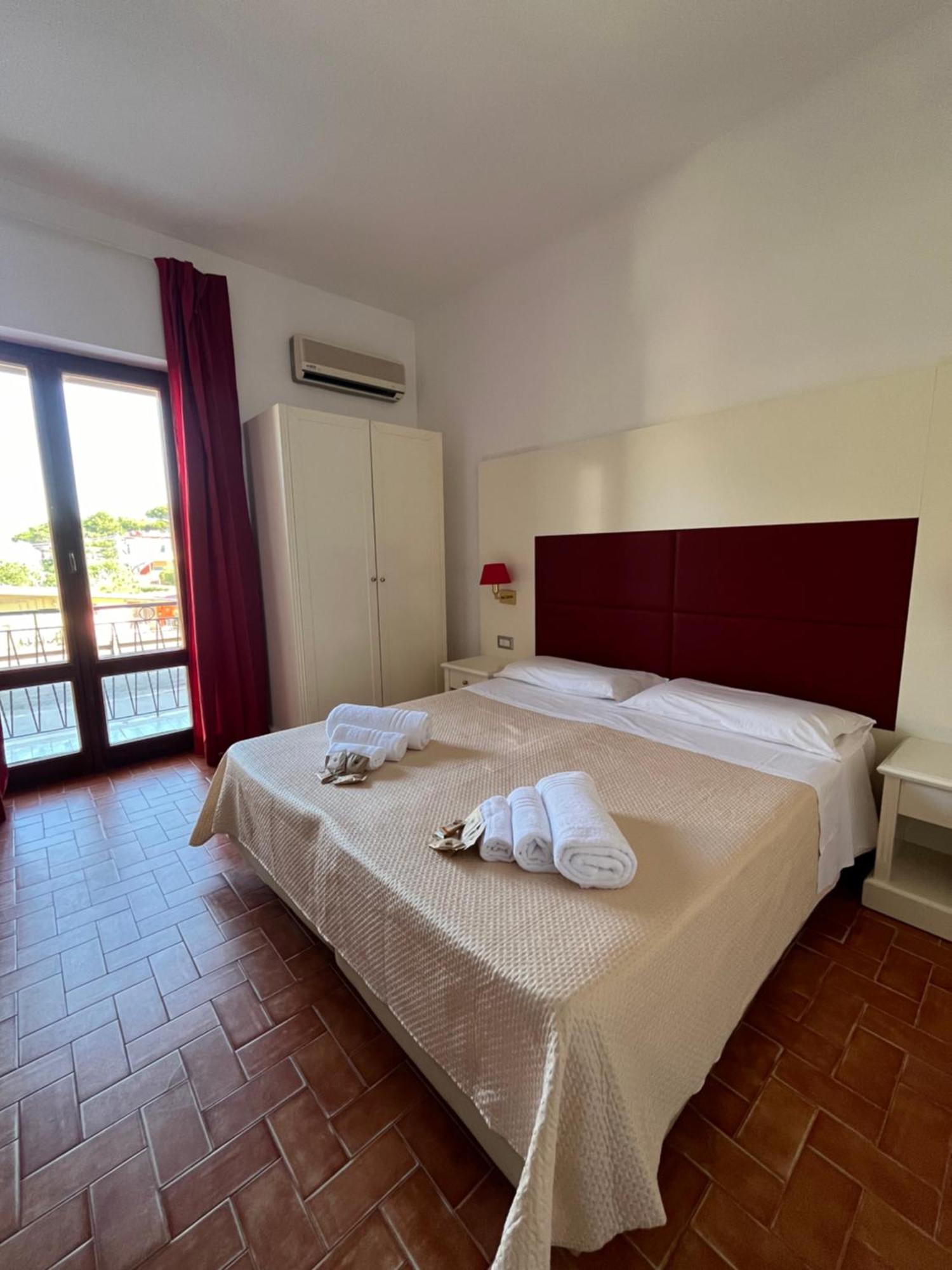 Tc Hotel Lido dei Pini Exterior photo