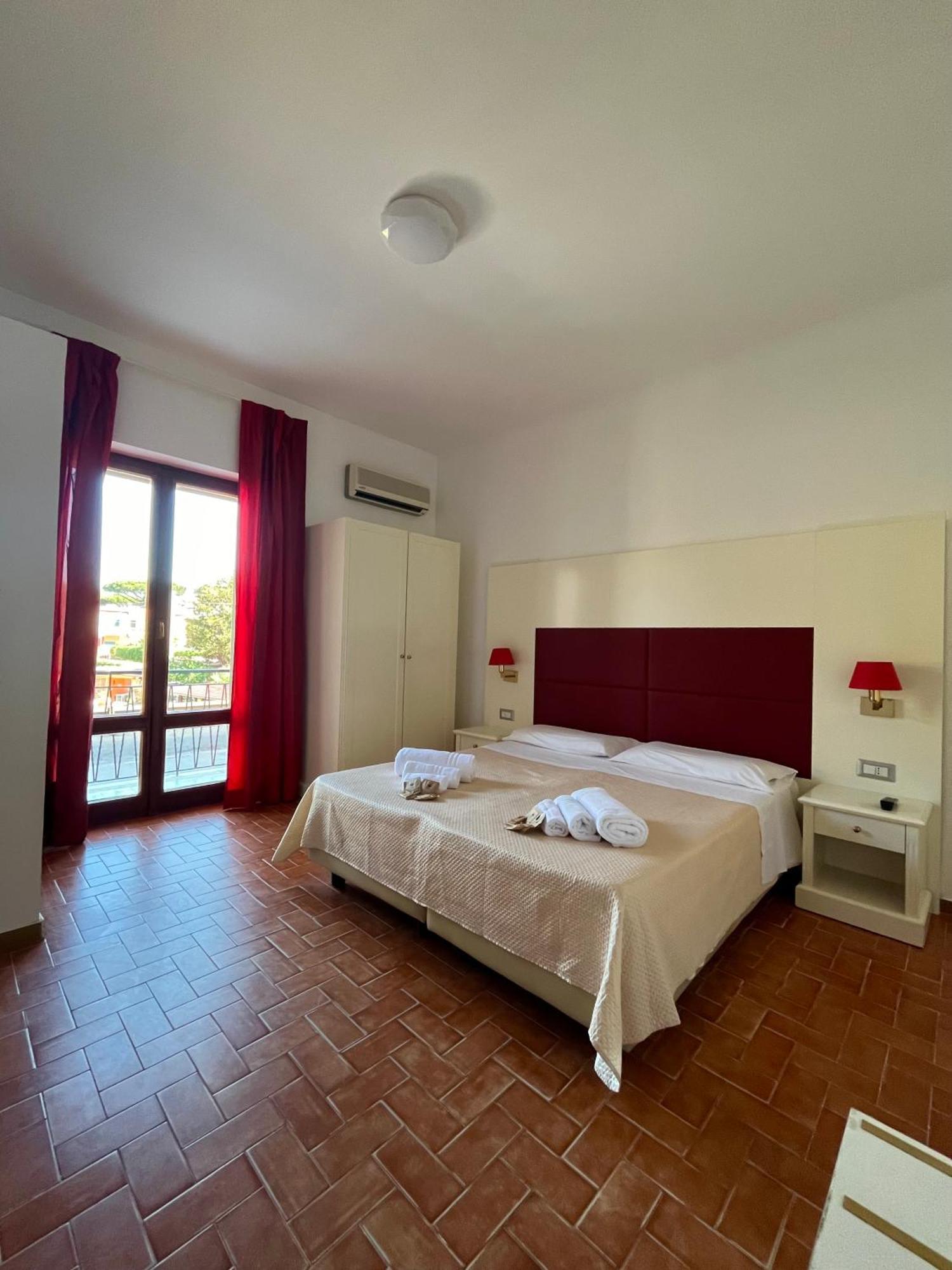Tc Hotel Lido dei Pini Exterior photo